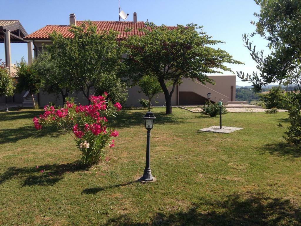 Villetta Le Rose Tavullia Bagian luar foto